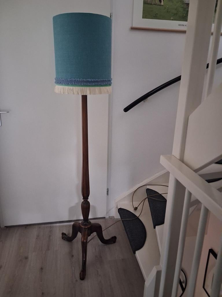 Petrol kleurige lamp op houten poot, Ophalen, Nieuw, Stof, 150 tot 200 cm