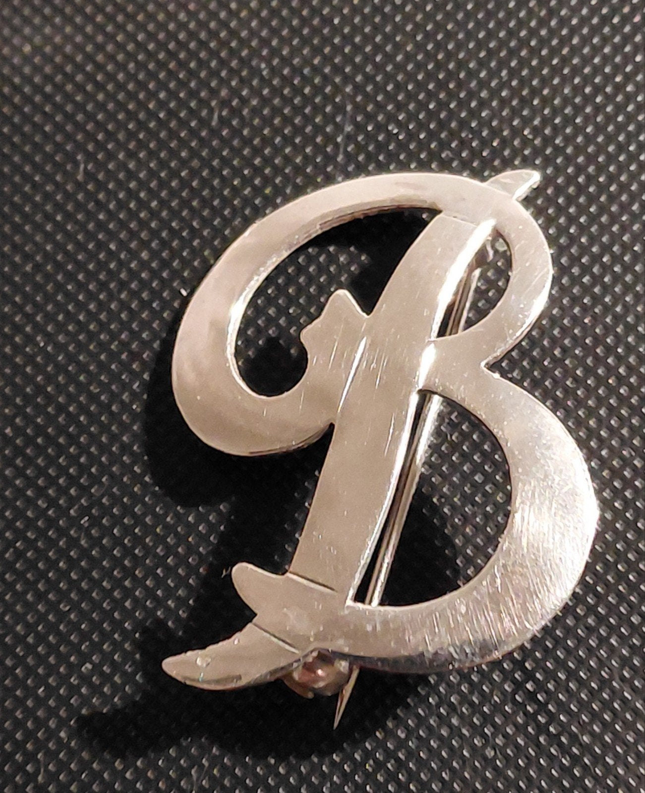 Zilveren  Broche Letter B,   2.5x2.5 cm, Gebruikt, Minder dan 4 cm, Ophalen of Verzenden, Zilver