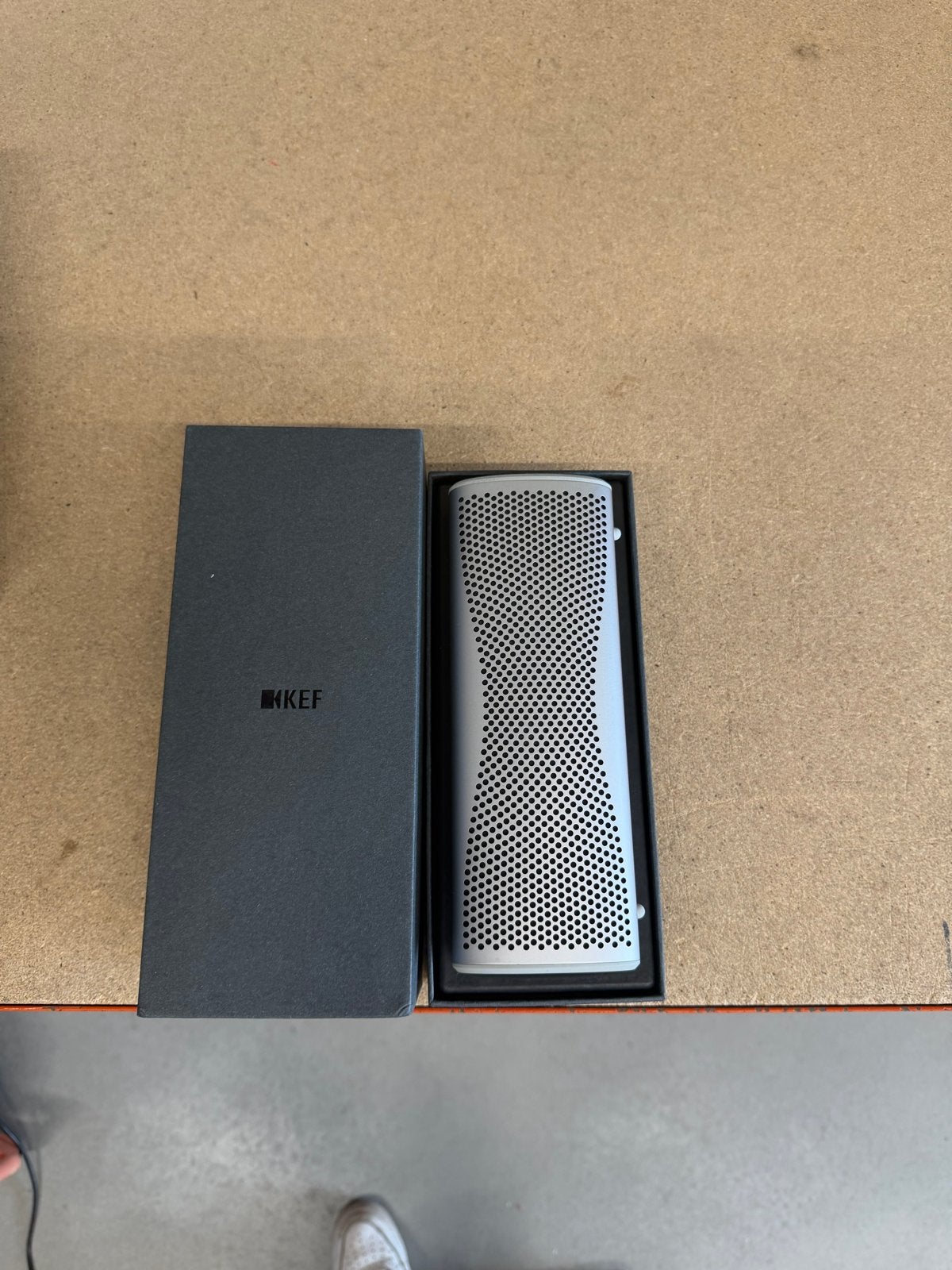 KEF Muo Bluetooth Speaker - Silver Dusk (Retour gekomen), ., Ophalen of Verzenden, Zo goed als nieuw, Draagbare speaker