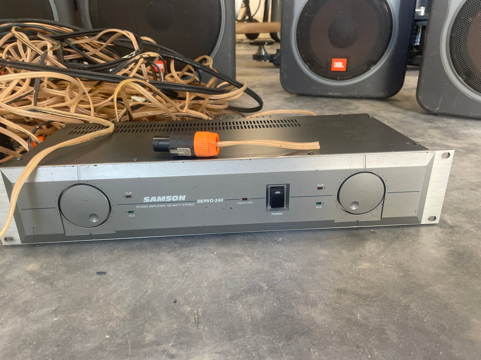 JBL EON15 en EON10 speakerset met versterkers en kabels, Gebruikt, JBL, Speakerset, Geschikt voor surround/home cinema