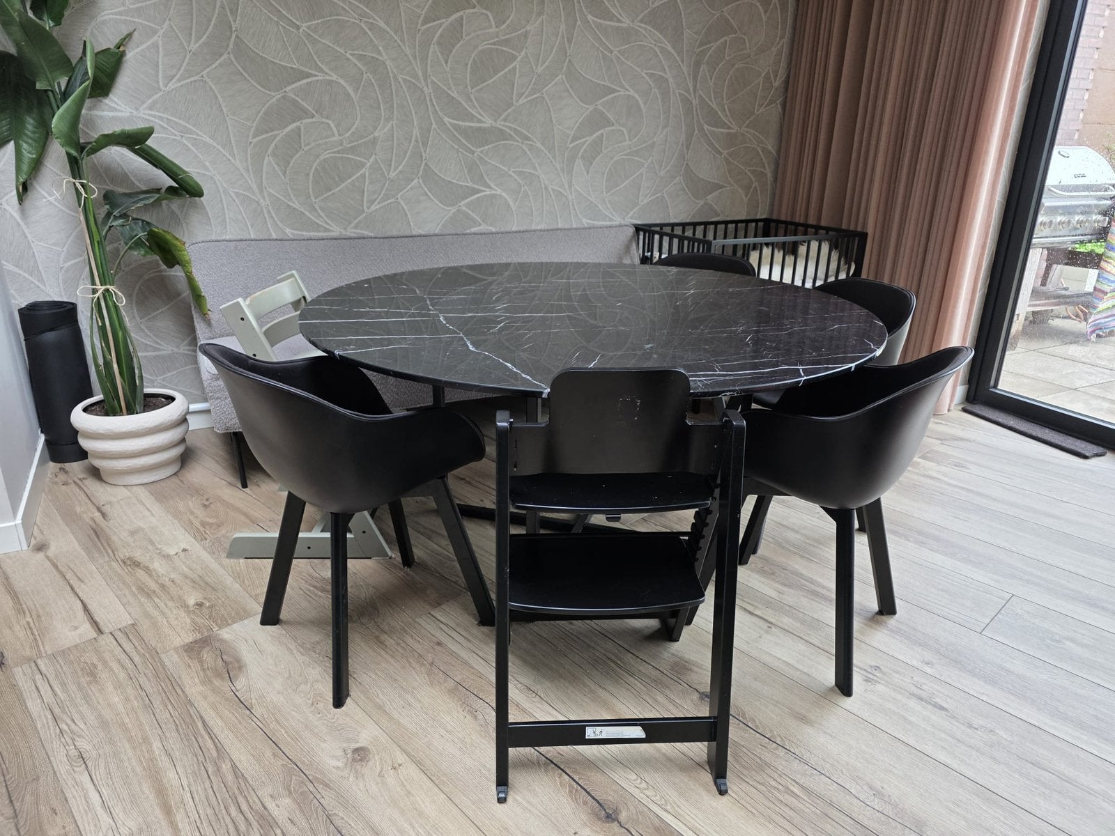 Aime Té ronde marmeren eettafel Ø160 | Nero Marquina, Ophalen, Overige materialen, Gebruikt, 150 tot 200 cm