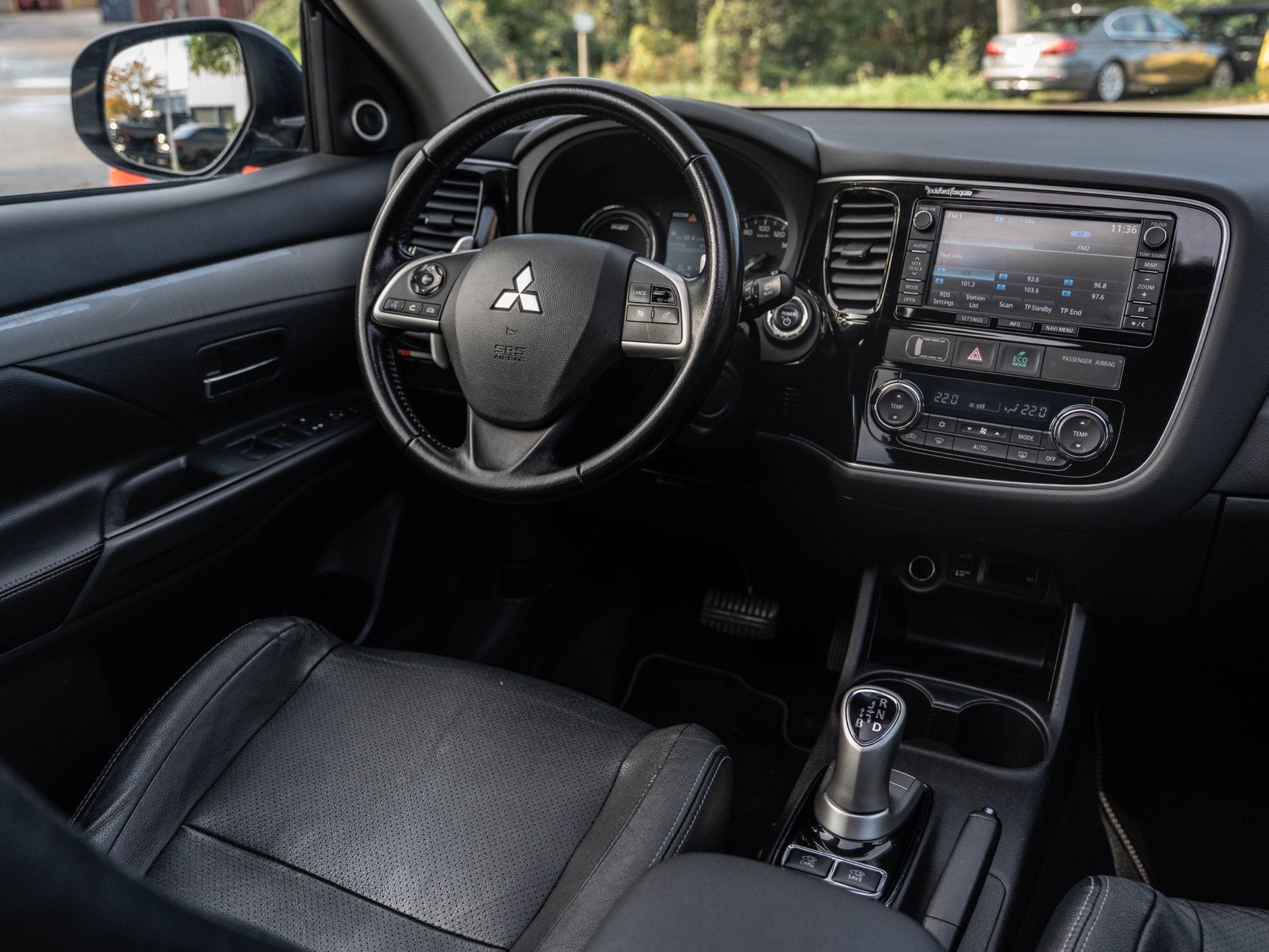 Mitsubishi Outlander 2.0 PHEV Instyle | PANORAMADAK | PARKEE, Auto's, Zwart, 4 cilinders, Zwart, Vierwielaandrijving