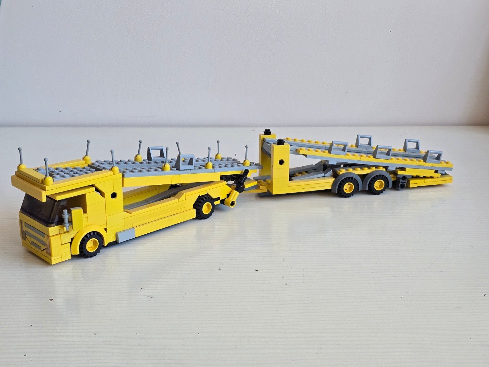 Lego Volvo FM Autotransporter - plaats voor 7 auto's, Ophalen of Verzenden