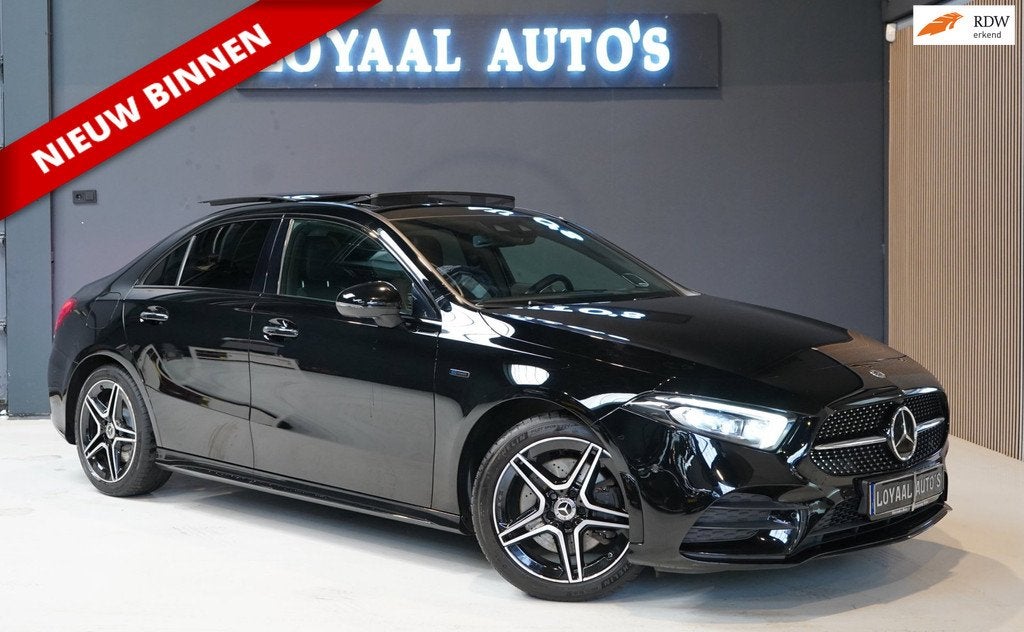 Mercedes-Benz A-klasse 250 e Premium Plus | 1E EIG | 360 CAM, Auto's, Mercedes-Benz, Gebruikt, Euro 6, 4 cilinders, 15 kWh
