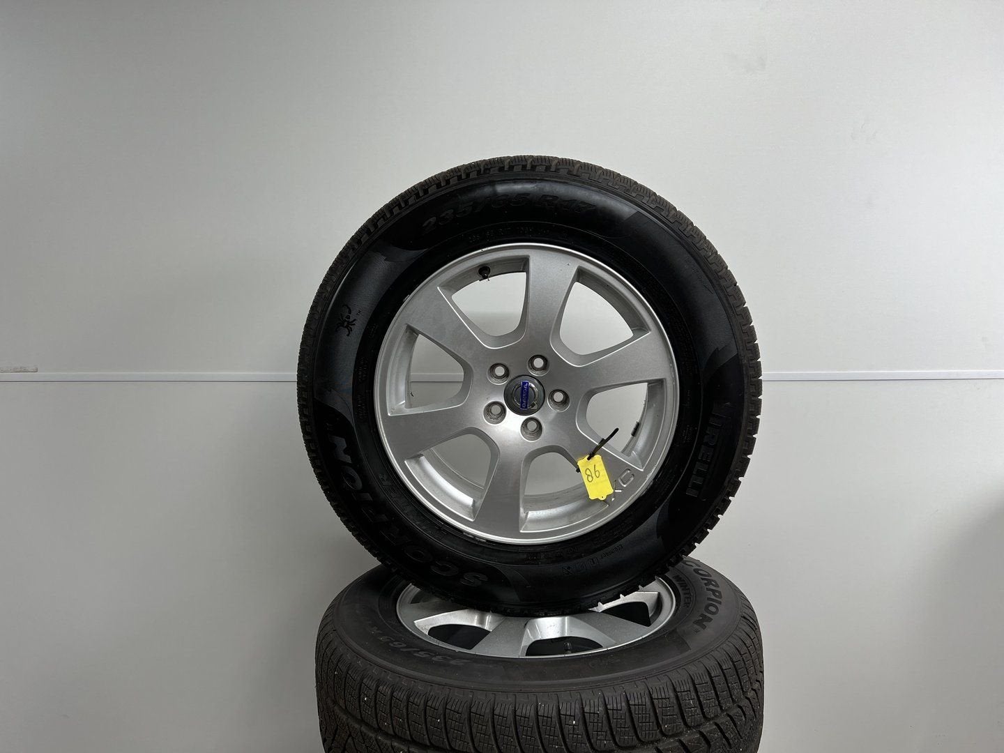 Volvo xc-60 winterwielen Pirelli 235/65 R17, Ophalen, Gebruikt, -, -