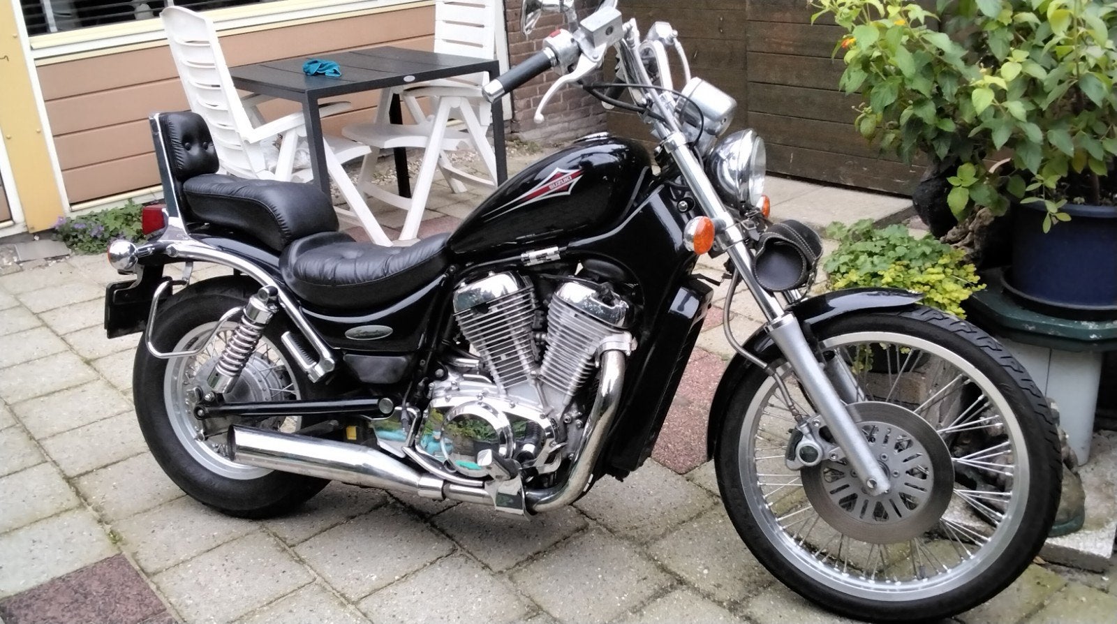 VS 600 intruder, 2 cilinders, Chopper, Gebruikt, Particulier