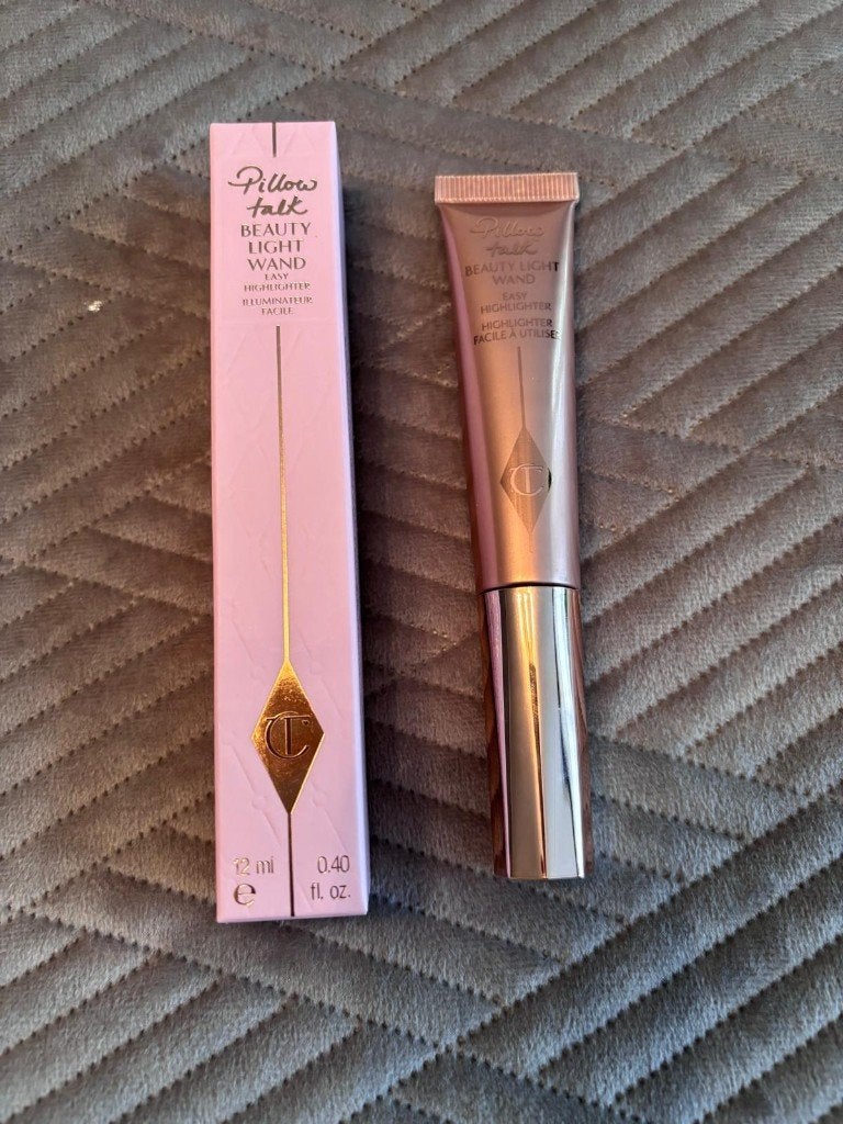 Nieuw! Charlotte Tilbury Beauty Light Wand Pillow Talk blush, Wangen, Nieuw, Ophalen of Verzenden, Make-up