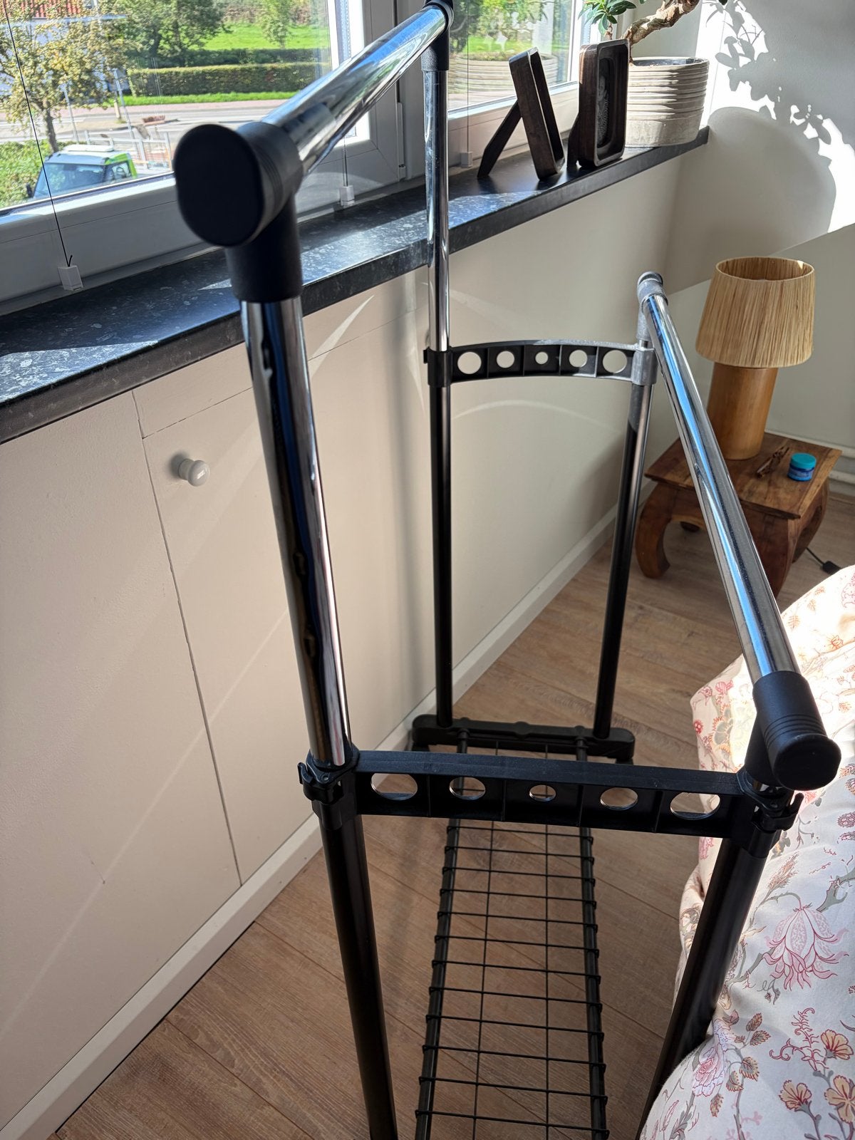 Verstelbaar kledingrek met wielen, Ophalen, Met plank(en), Gebruikt, 100 tot 150 cm