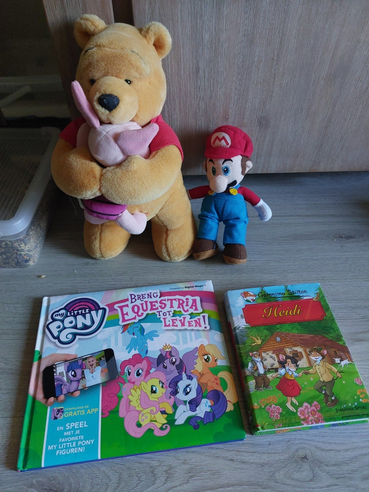 diverse knuffels en boeken, Kinderen en Baby's, Ophalen, Disney, Disney, Geel