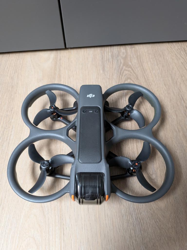 DJI Avata FPV Drone met Goggles en Fly More Kit, Audio, Tv en Foto, Drones, 250 tot 900 gram, Cameradrone, Zo goed als nieuw, DJI