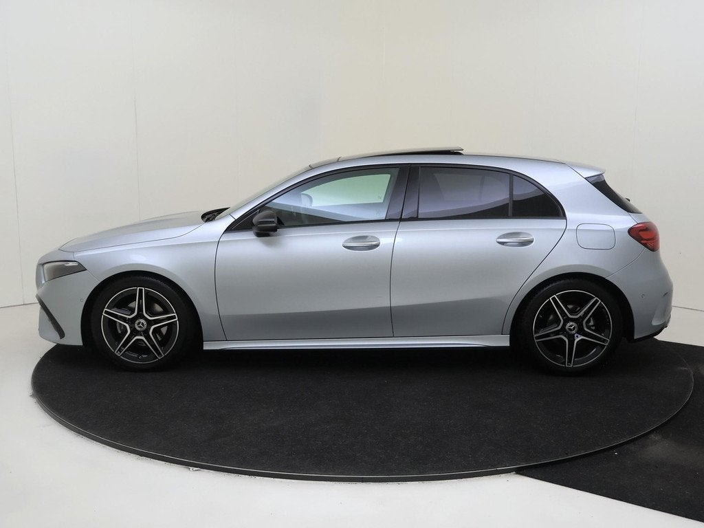 Mercedes-Benz A-klasse 180 AMG Line / Stoelverwarming / Acht, Auto's, Mercedes-Benz, 136 pk, Gebruikt, 4 cilinders, Origineel Nederlands