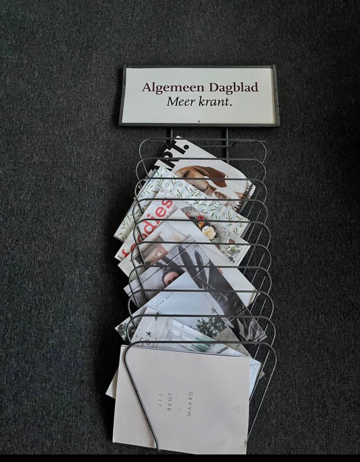 Tijdschriftenrek, Ophalen, Zo goed als nieuw