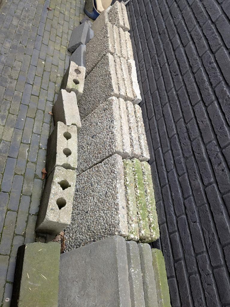Gratis af te halen: Diverse tegels, Ophalen, Gebruikt, Overige typen, Minder dan 5 m²