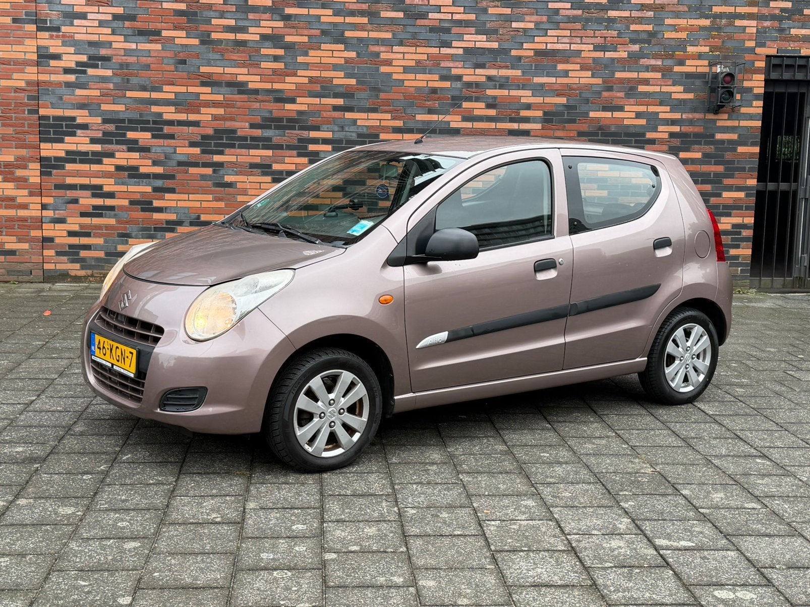 Suzuki Alto 1.0  Comfort AUTOMAAT, Auto's, Dealer onderhouden, Stof, Bruin, 4 stoelen