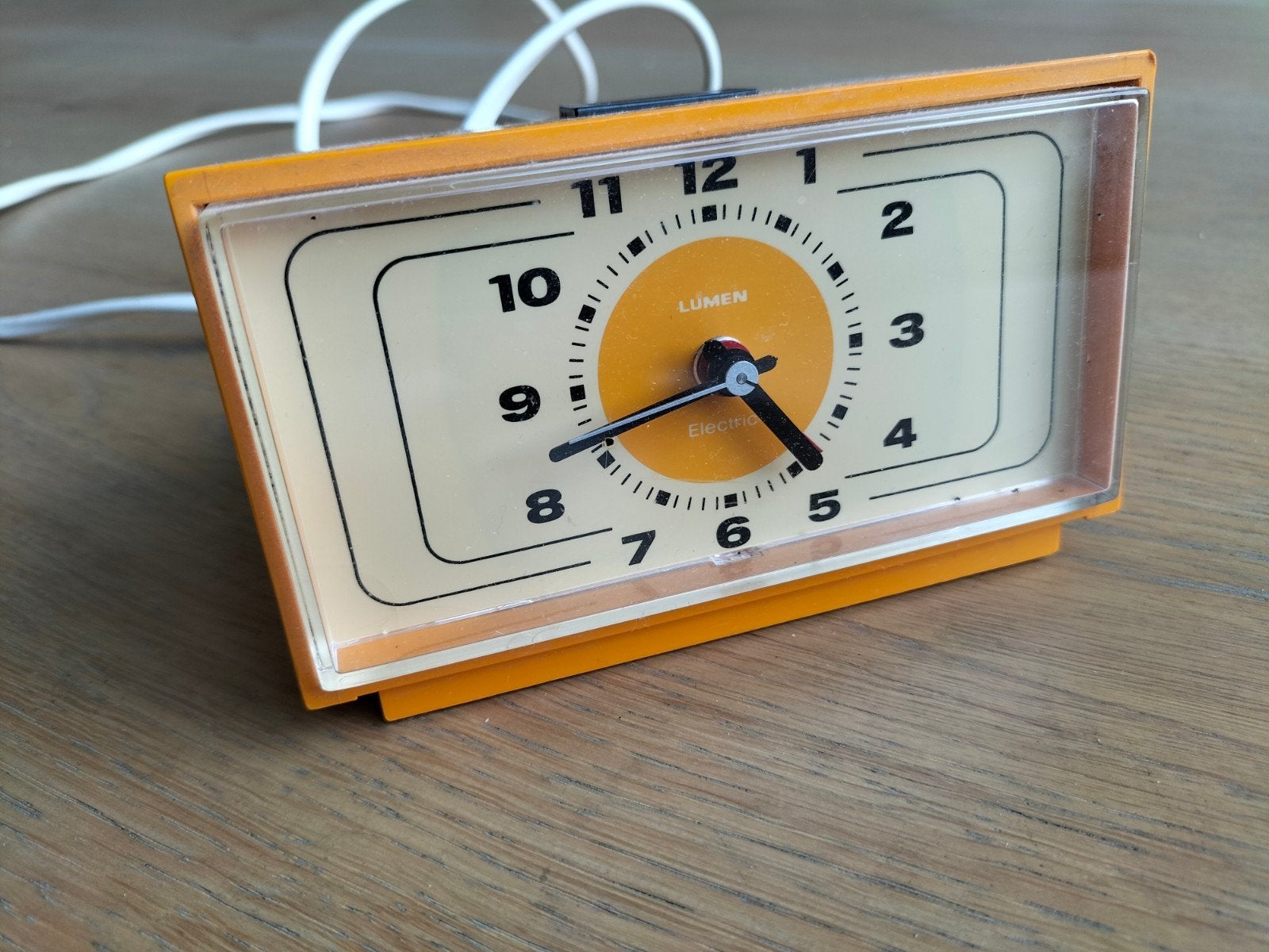 Retro Wekker - Oranje Lumen Elektrische Klok, Ophalen, Gebruikt, Analoog, Werkt op batterijen