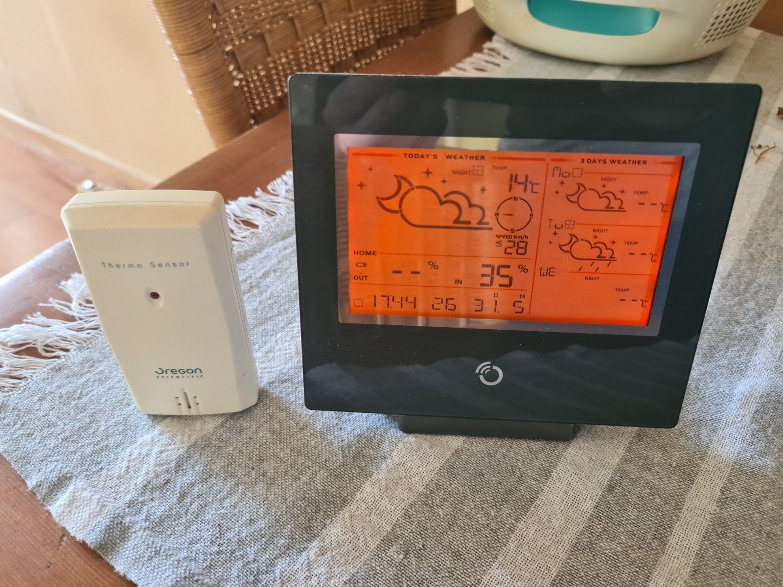 Oregon Scientific weerstation met buitensensor, Ophalen of Verzenden, Gebruikt, Weerstation