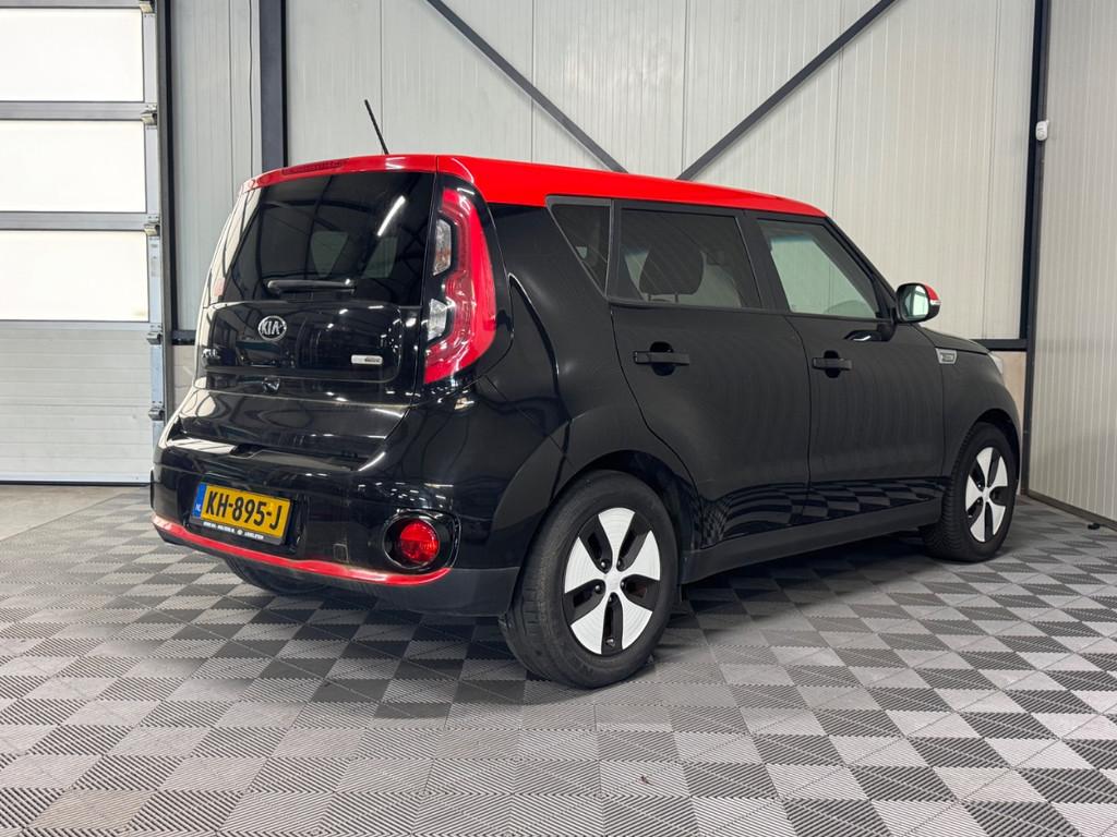 Kia Soul EV ExecutiveLine 27kWh SOH 50% | Navi, Auto's, Kia, Automaat, 212 km, Gebruikt, 750 kg