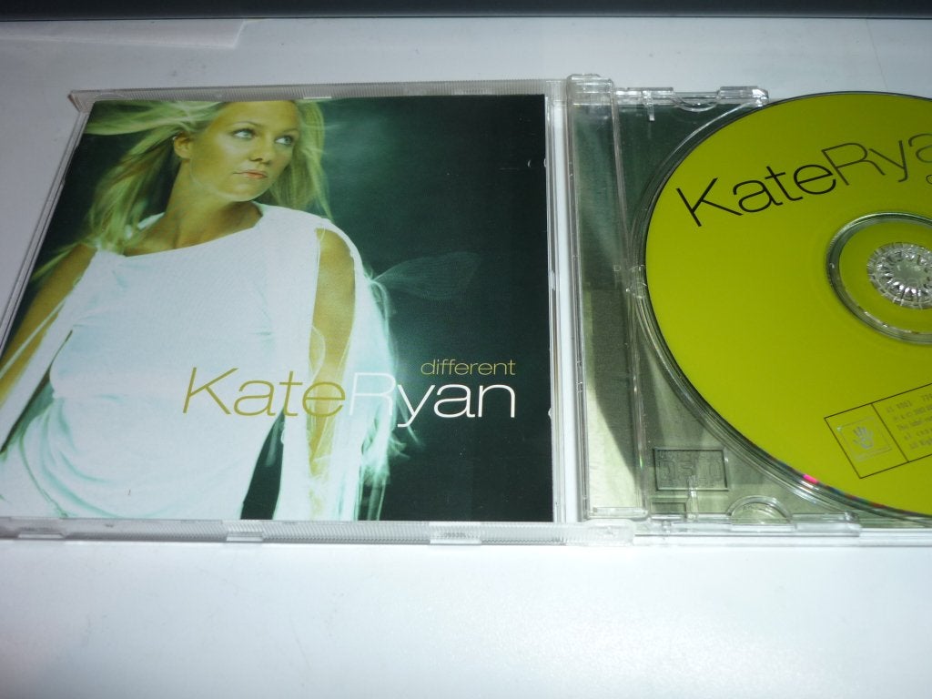 Kate Ryan - Different CD (Pop, Dance), Gebruikt, Inclusief doosje, Album, Verzenden