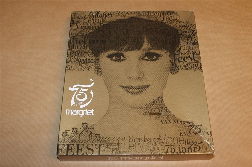 75 Jaar Margriet 1938-2013 — Jubileumuitgave in Doos, Ophalen of Verzenden, Gelezen, Damesbladen