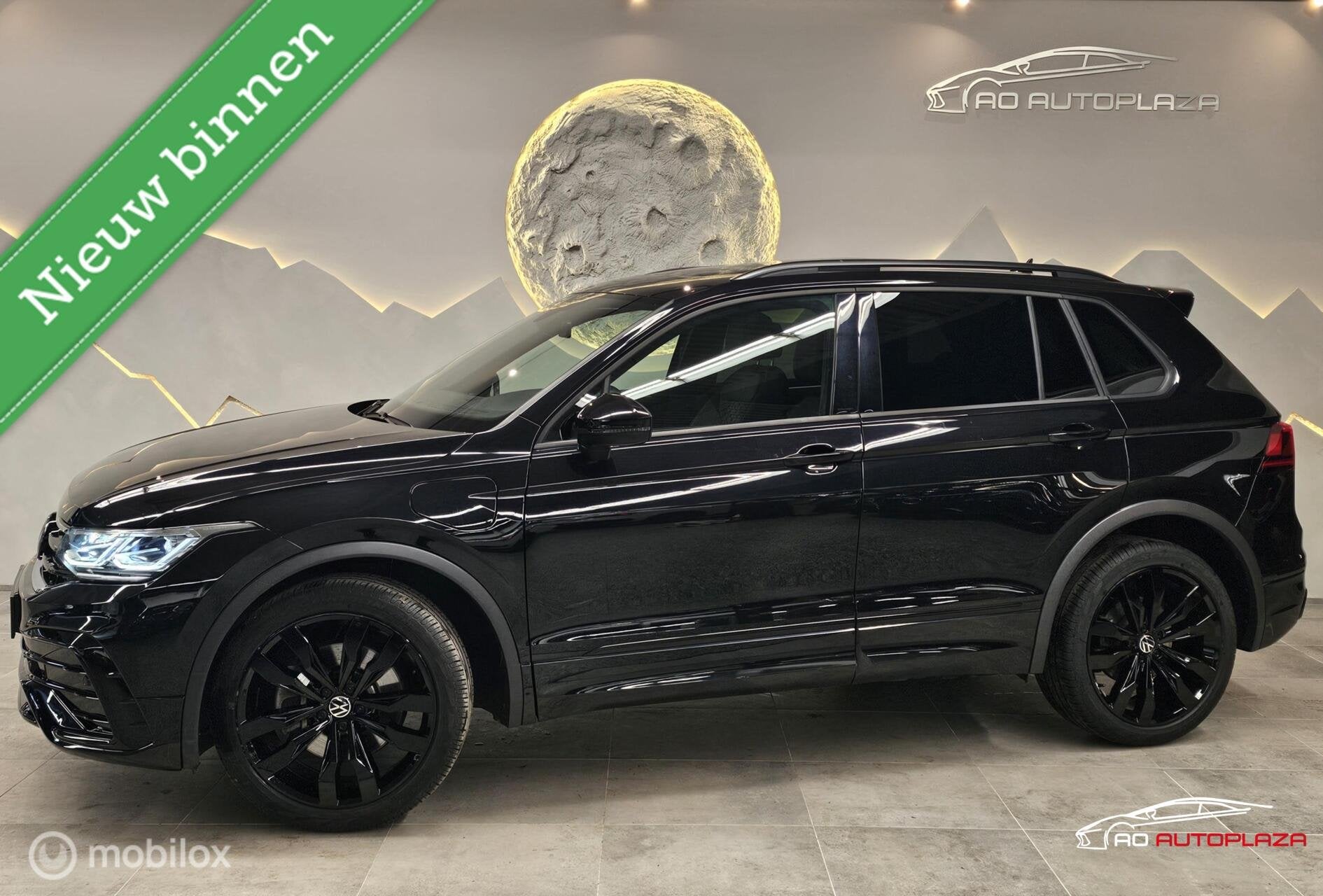 Volkswagen Tiguan 1.4 TSI eHybrid 3x R-Line Panorama/Black s, Auto's, 1716 kg, 4 cilinders, Alcantara, Zwart