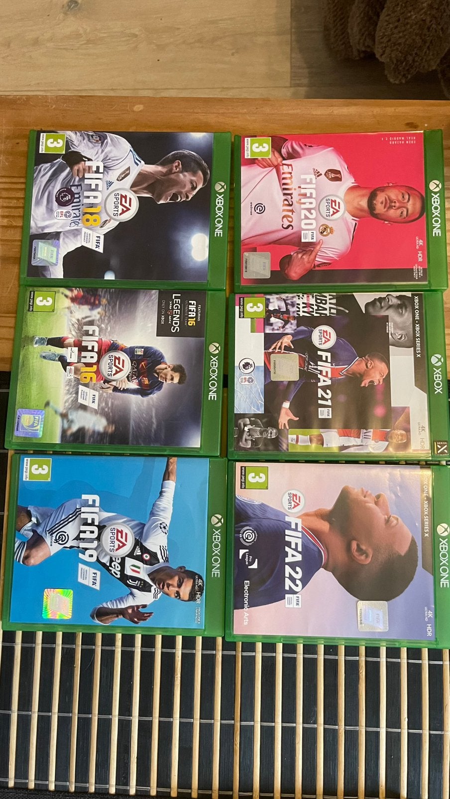 Fifa games, Ophalen, Zo goed als nieuw, Sport, 3 spelers of meer