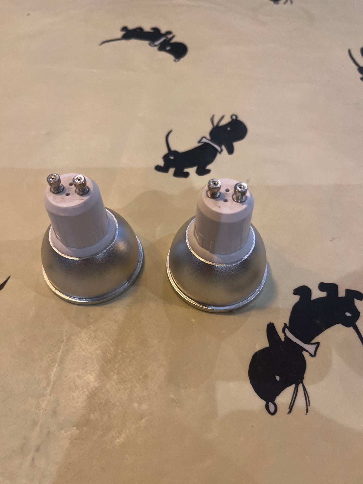 2x LED lamp GU10 magic home rgb - Zo goed als nieuw, 30 tot 60 watt, Led-lamp, GU10, Dimbaar