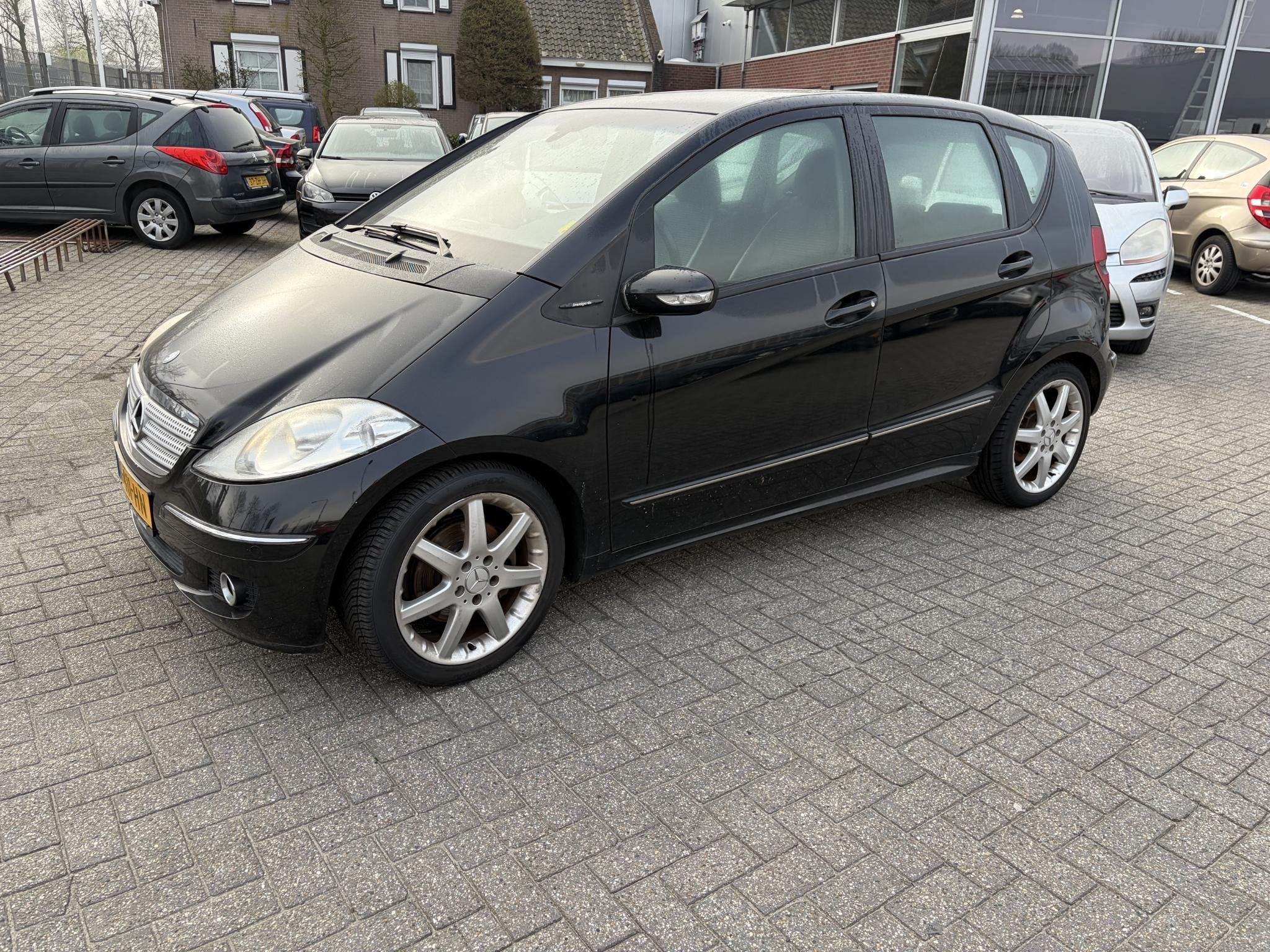 Mercedes-Benz A-klasse 200 Turbo Avantgarde Bijgeluid automa, Gebruikt, Zwart, 4 cilinders, 400 kg