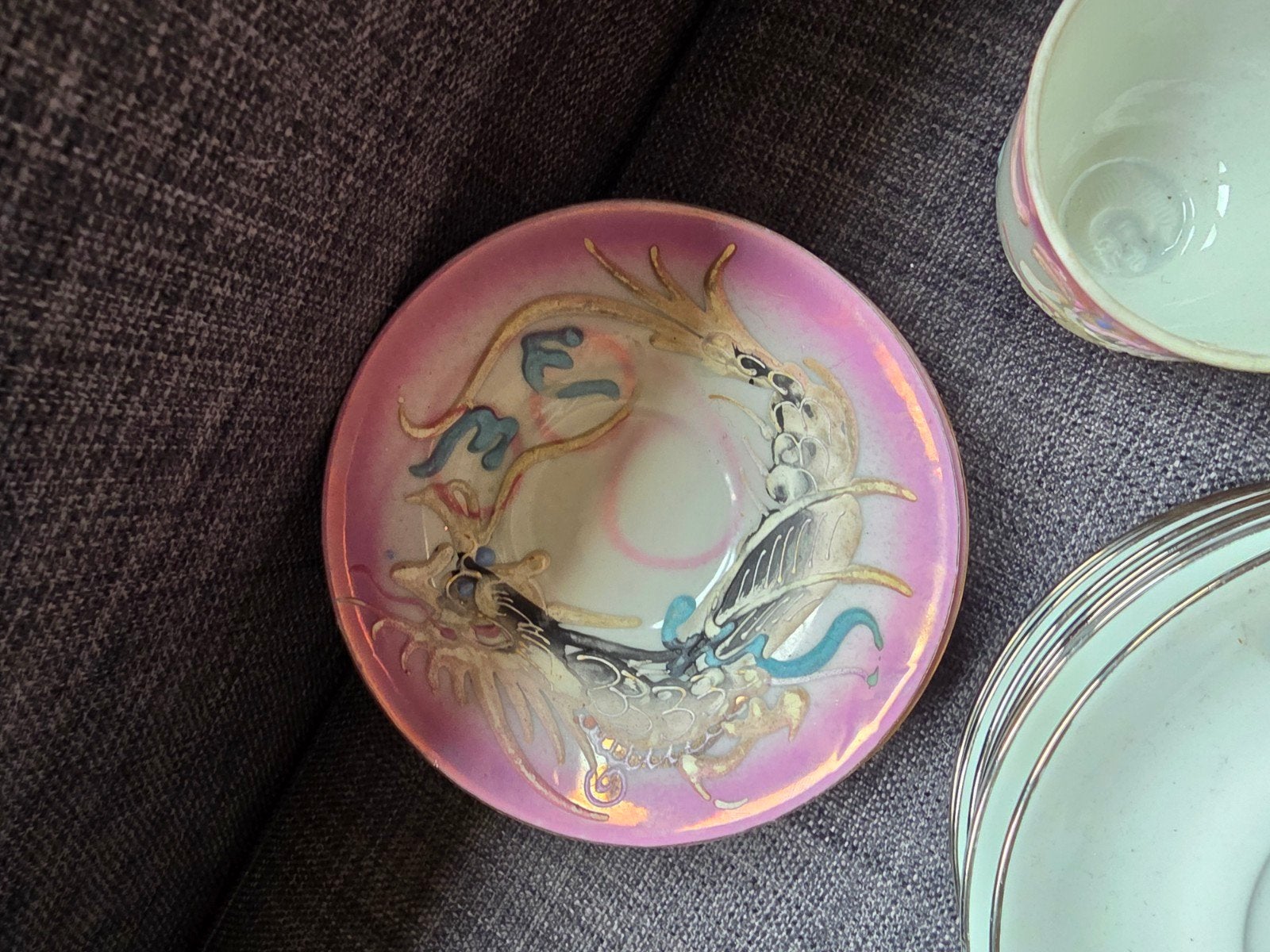 Antiek Chinees theeservies met draken reliëf en geisha, Ophalen of Verzenden