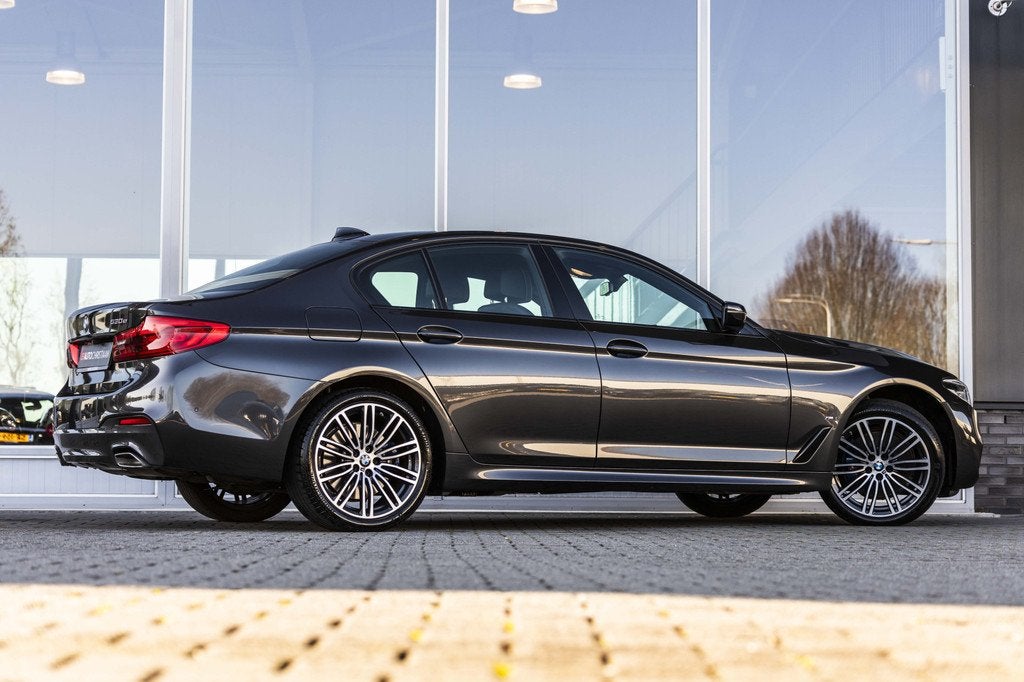 BMW 5 Serie 530e iPerformance eDrive M-Sport | Leder | Memor, Achterwielaandrijving, Gebruikt, 4 cilinders, Bedrijf