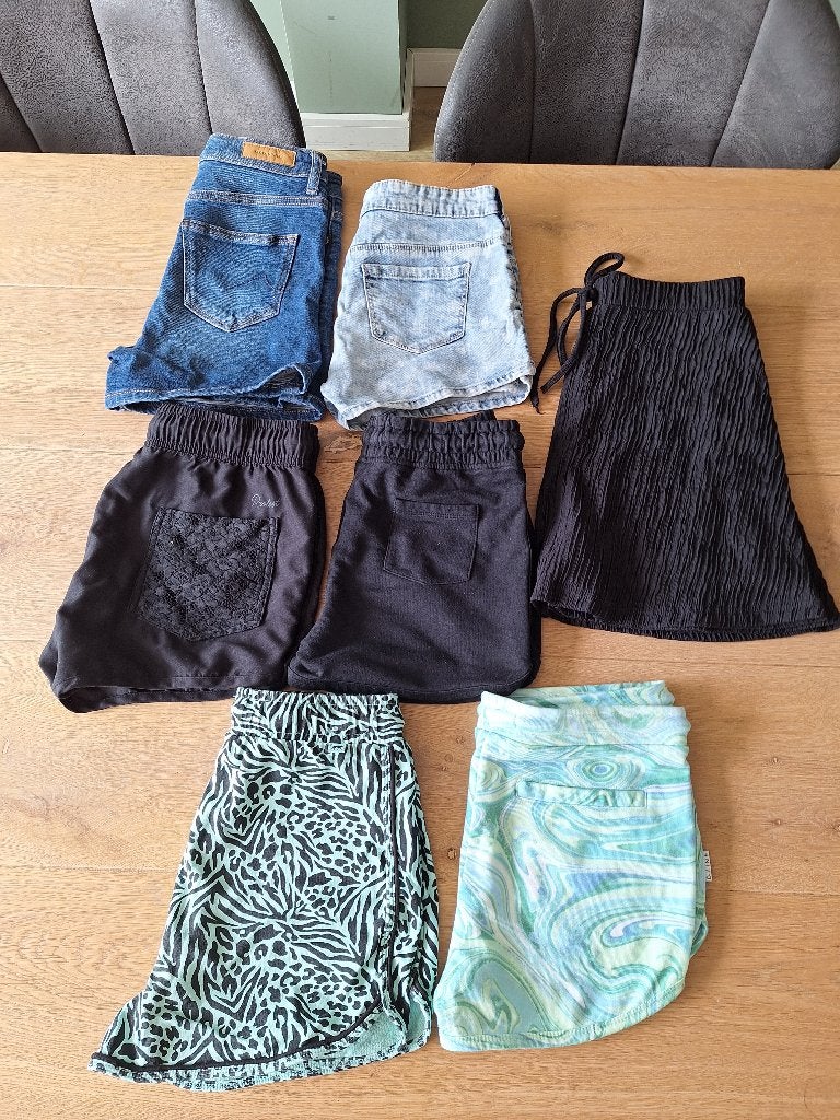 6 korte broeken en 1 rok maat 158, Kinderen en Baby's, Kinderkleding | Maat 158, Ophalen, Gebruikt, Meisje, Broek