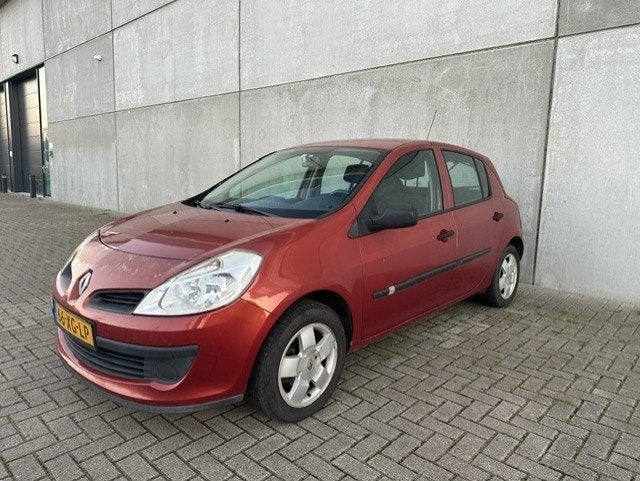 Renault Clio 1.4-16V Authentique, Gebruikt, Handgeschakeld, 1120 kg, Euro 4