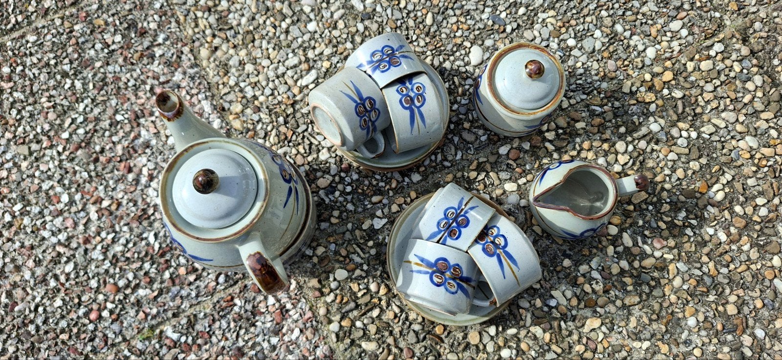 Vintage theeservies met theepot, kopjes en suiker/melk, Ophalen