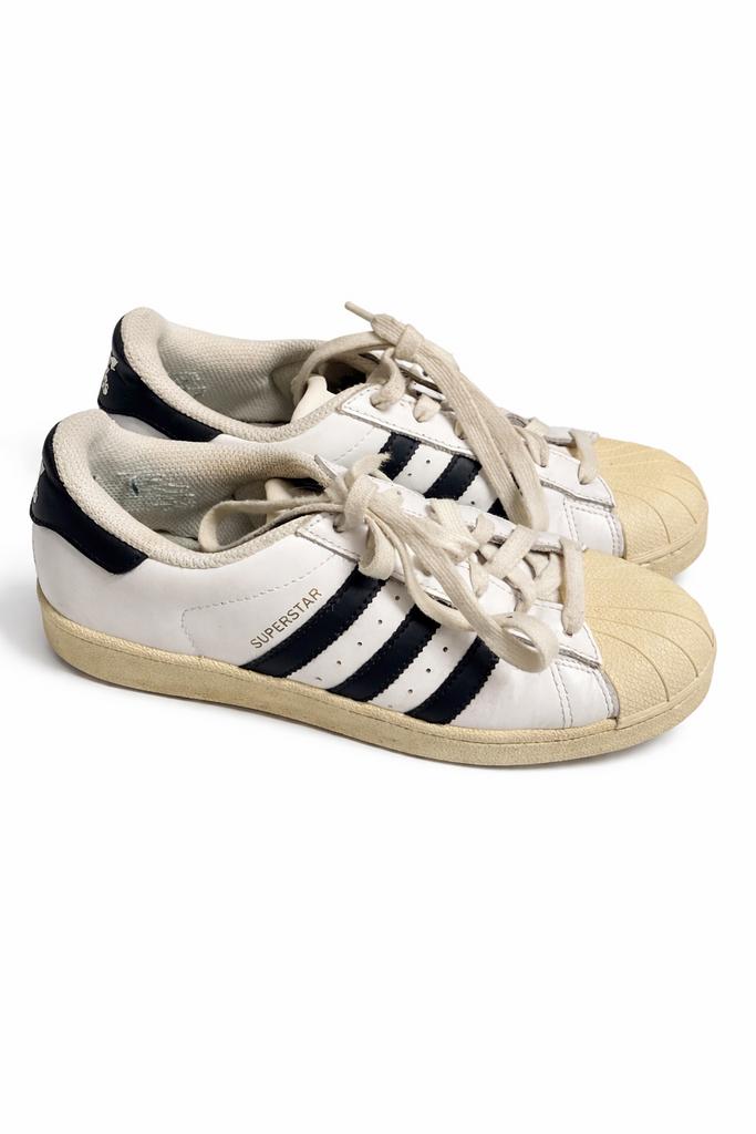Witte adidas schoenen, Wit, Ophalen of Verzenden, Sneakers of Gympen, Gedragen