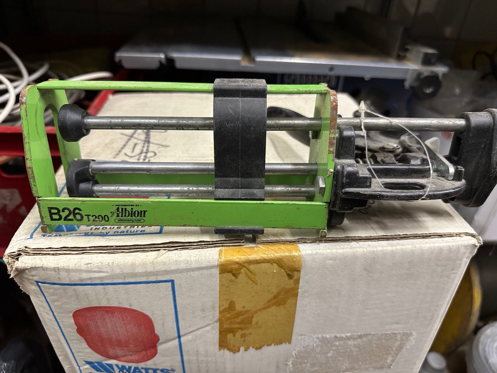 Albion B26 T200 Kitspuit - Gebruikt, Doe-het-zelf en Verbouw, Gereedschap | Handgereedschap, Ophalen, Gebruikt, Kitspuit, Overige merken