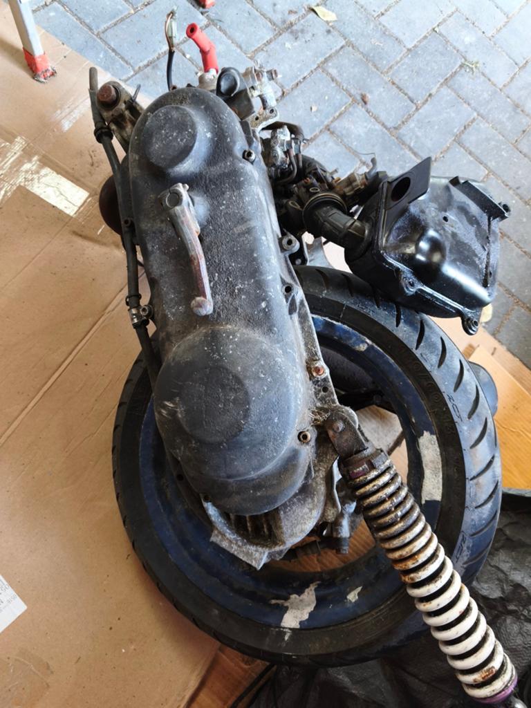 Aprilia SR 50 Blok - Compleet motorblok met uitlaat, Ophalen, Gebruikt, Blok, Aprilia