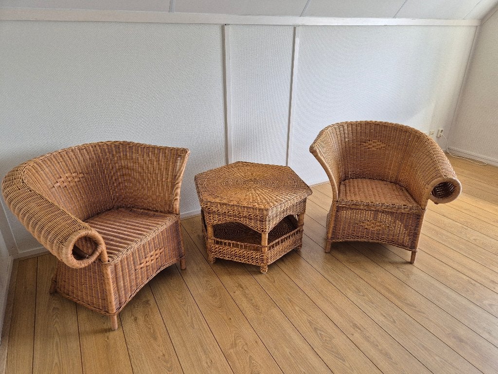 Rieten tafel plus twee stoelen, Ophalen, Gebruikt, Twee, Bruin