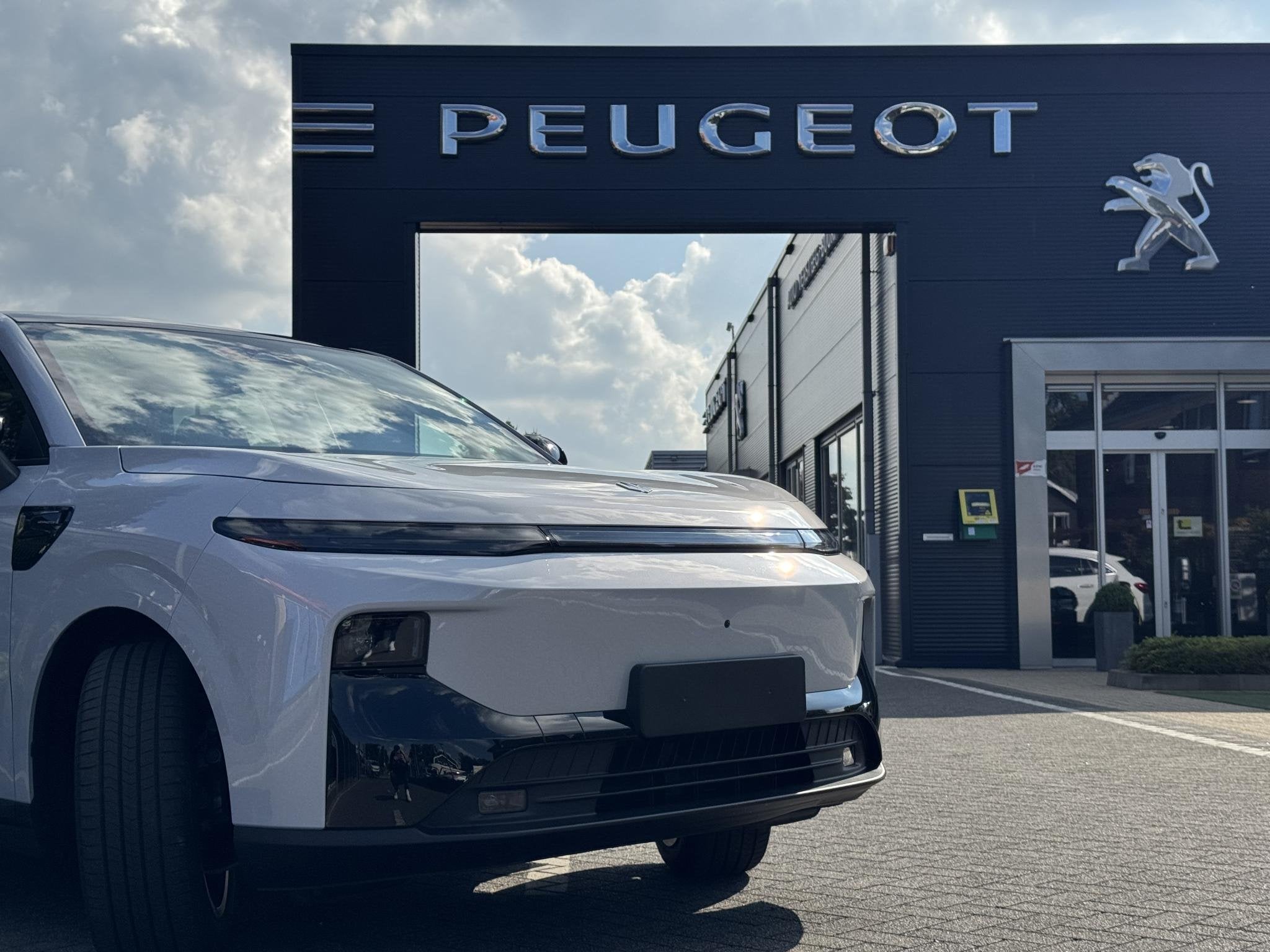 Leapmotor B10 Design ProMax 67.1 kWh 218PK Automaat Navigati, Auto's, Achterwielaandrijving, 750 kg, 1820 kg, Elektrisch