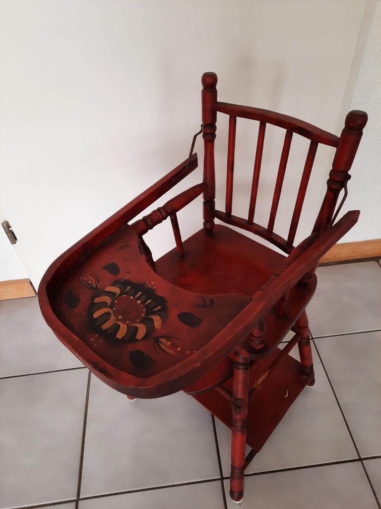 Houten oude poppenstoel ook leuk voor porselein poppen, Antiek en Kunst, Ophalen
