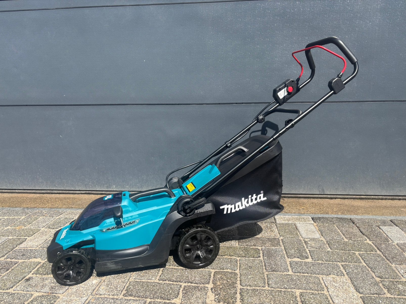 Makita DLM330 Accu Grasmaaier (zonder accu/lader), Tuin en Terras, Ophalen, Cirkelmaaier, Accu-grasmaaier, Zo goed als nieuw
