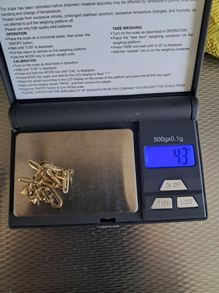 Gouden armband met bedels, 4.3 gram, Sieraden, Tassen en Uiterlijk, Armbanden, Gebruikt, Ophalen of Verzenden, Met bedels of kralen