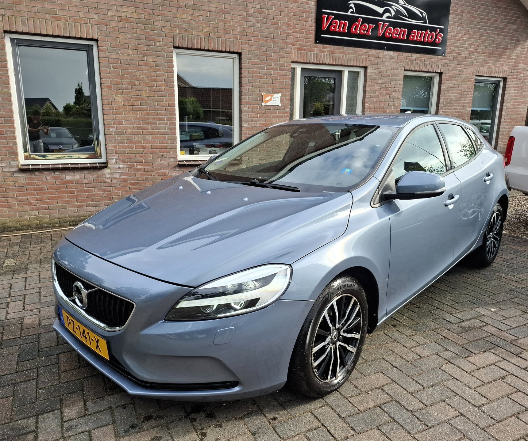 Volvo V40 2.0 T2 Nordic+ Nette auto, o.a. pdc, cruise, navi,, Auto's, Voorwielaandrijving, Gebruikt, Euro 6, 4 cilinders