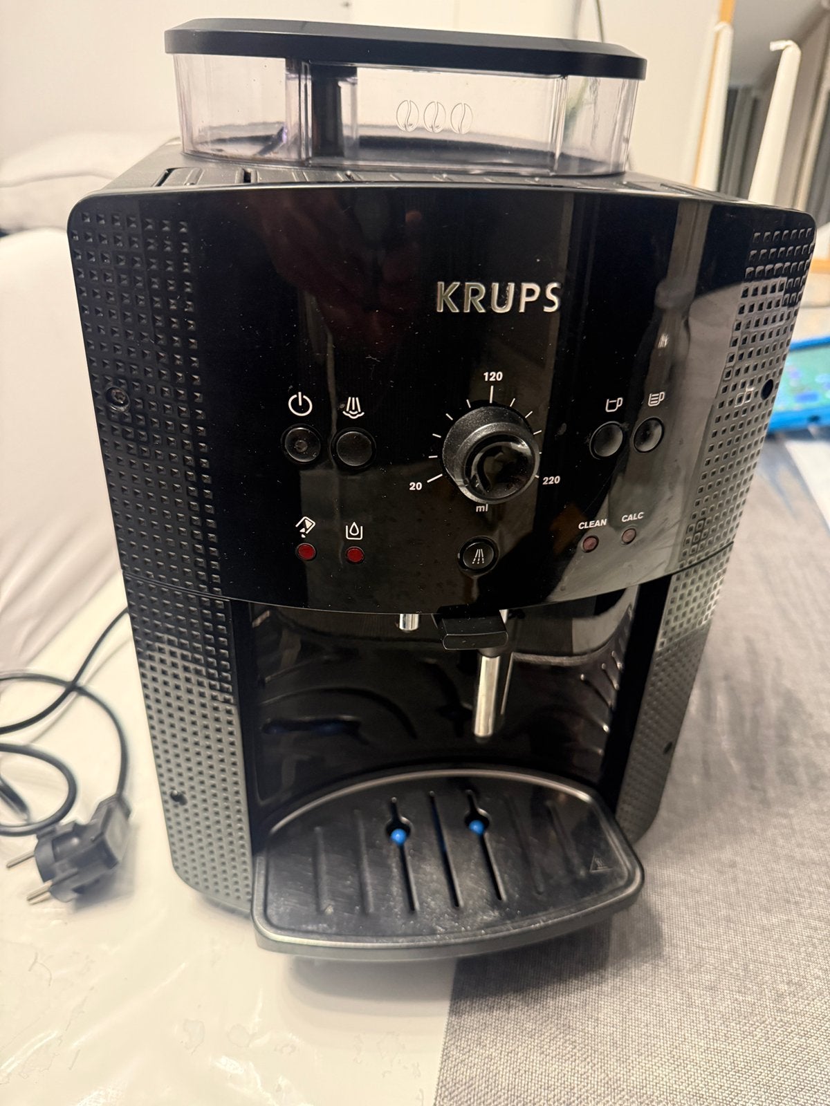 Krups Essential Espresso EA8100, Witgoed en Apparatuur, Koffiezetapparaten, Ophalen, Gebruikt, Espresso apparaat, Koffiebonen