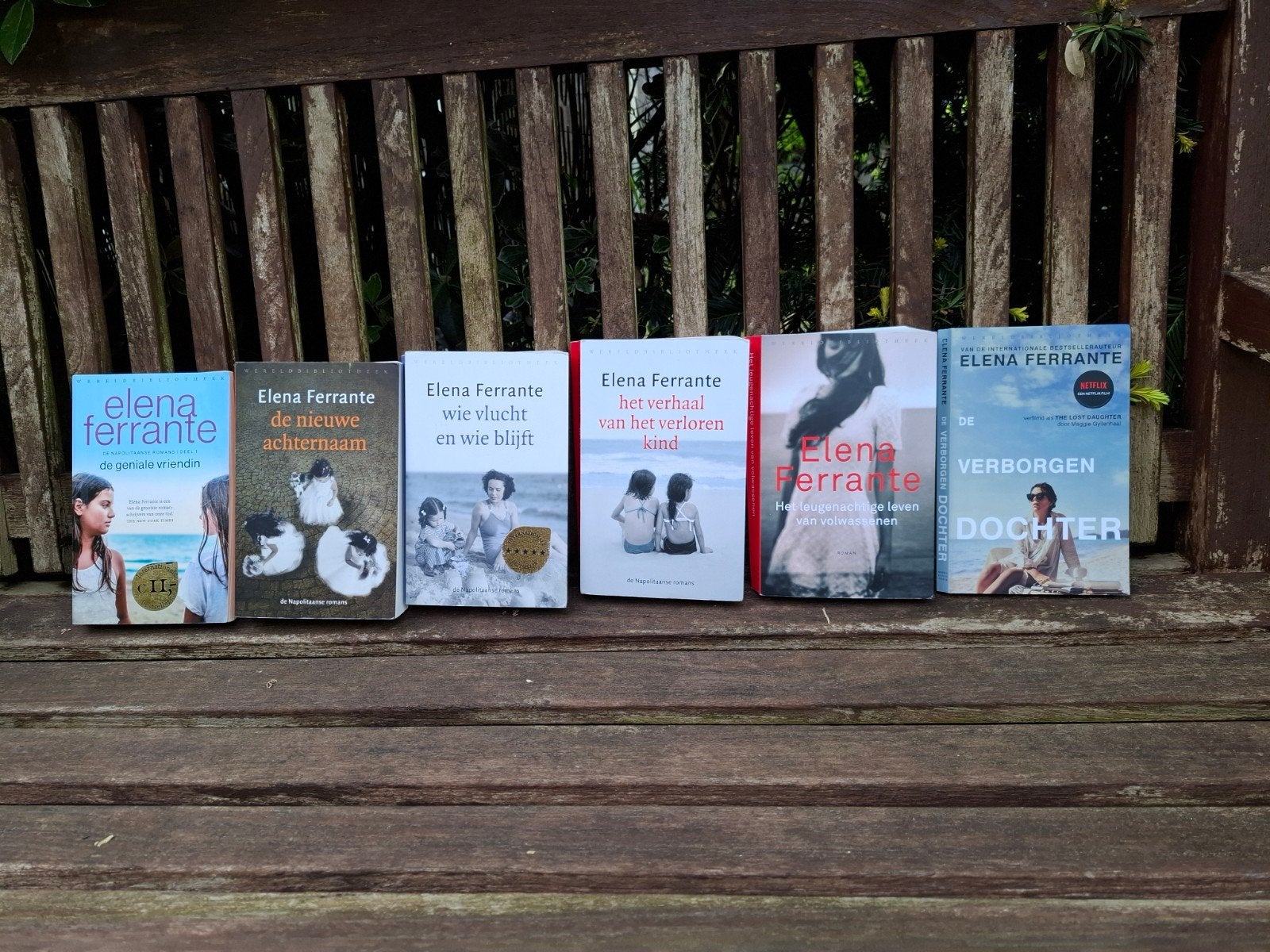 Elena Ferrante - De Geniale Vriendin en twee romans, Boeken, Ophalen of Verzenden, Zo goed als nieuw, Elena Ferrante, Nederland