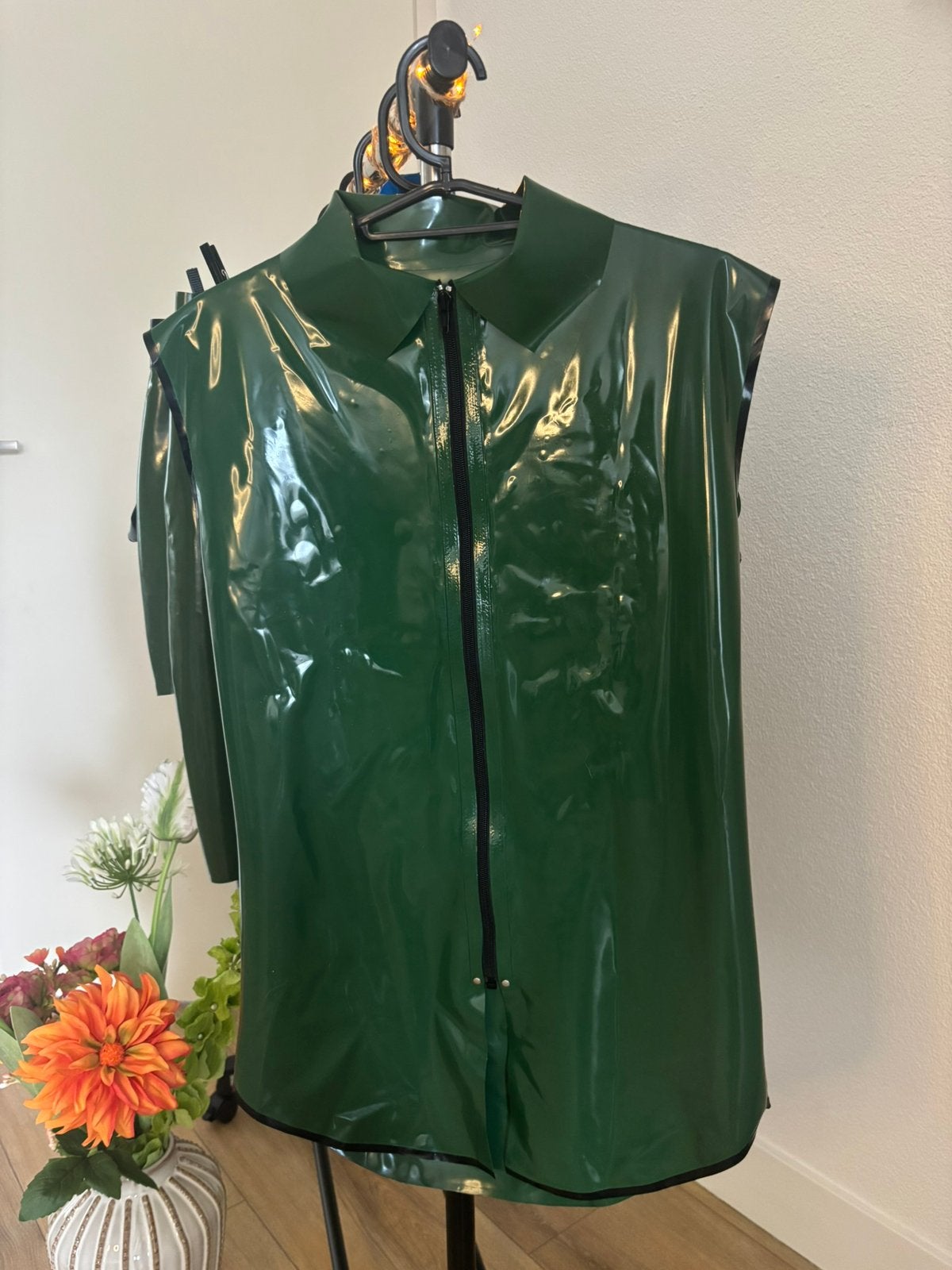 Sleeveless top met kraag / Latex / Maat XL, Ophalen of Verzenden, Groen, Hemd