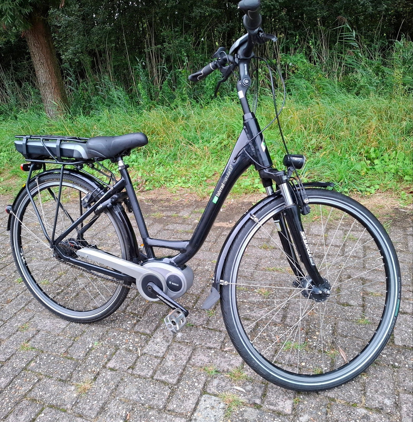 Foto 5 van Nette zwarte elektrische damesfiets,Bosch middenmotor ✅️