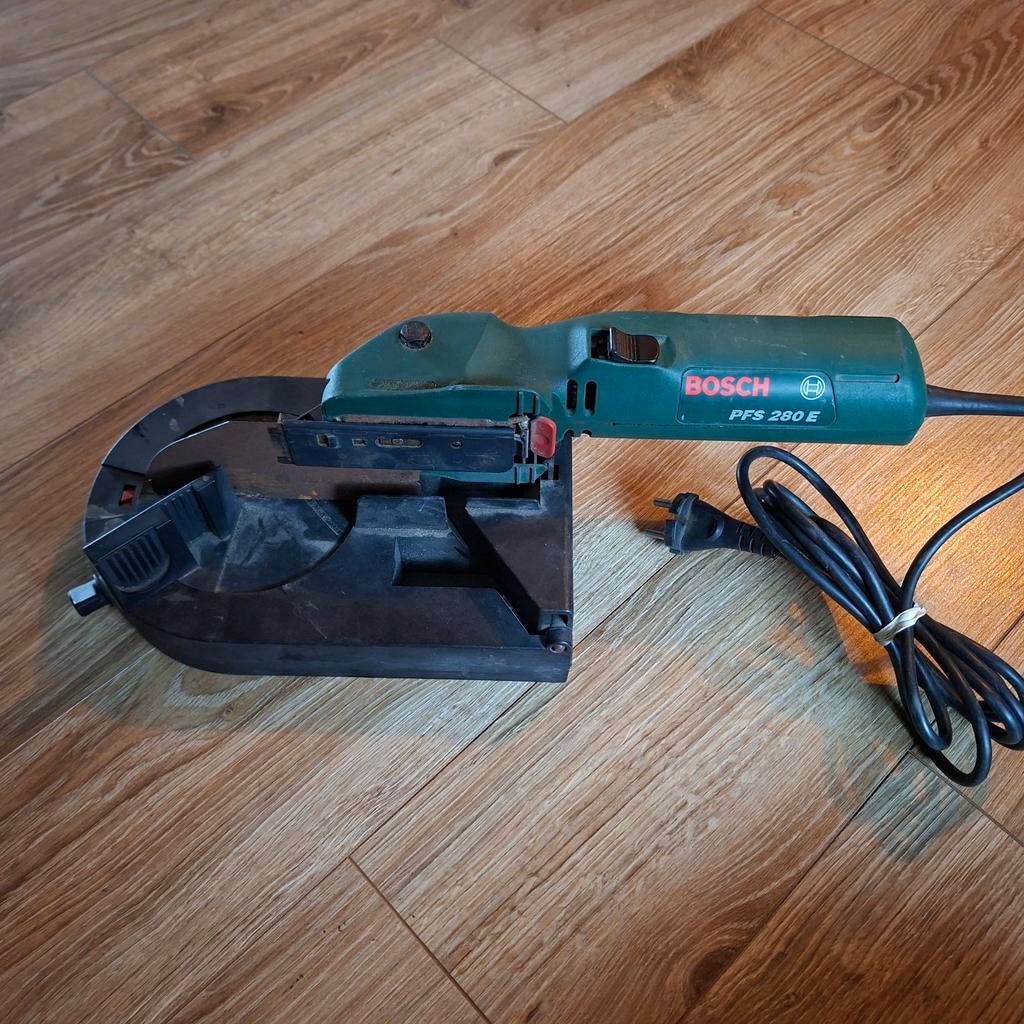 Bosch PFS 280 E, een elektrische fijnzaagmachine, Ophalen of Verzenden, Minder dan 600 watt