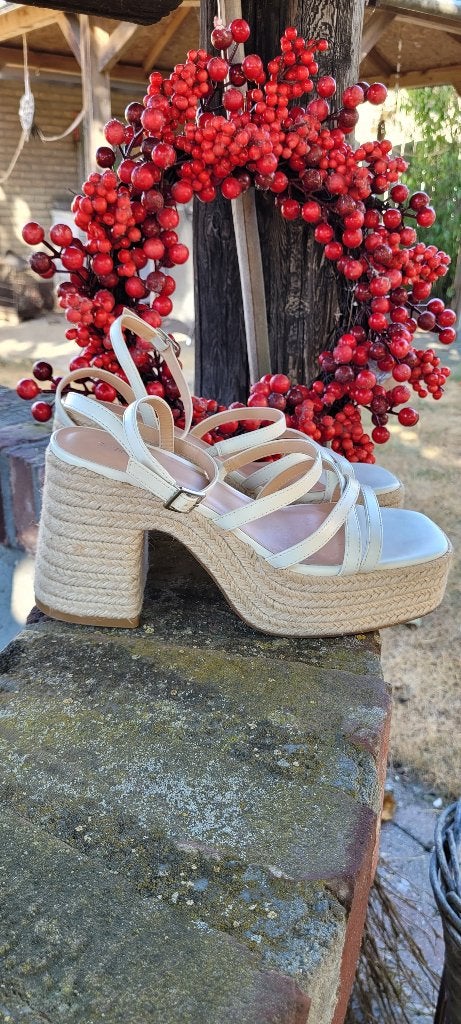 EVEN&ODD witte sandaal hakken maat 40 Nieuw, Wit, Nieuw, Ophalen of Verzenden, Schoenen met hoge hakken