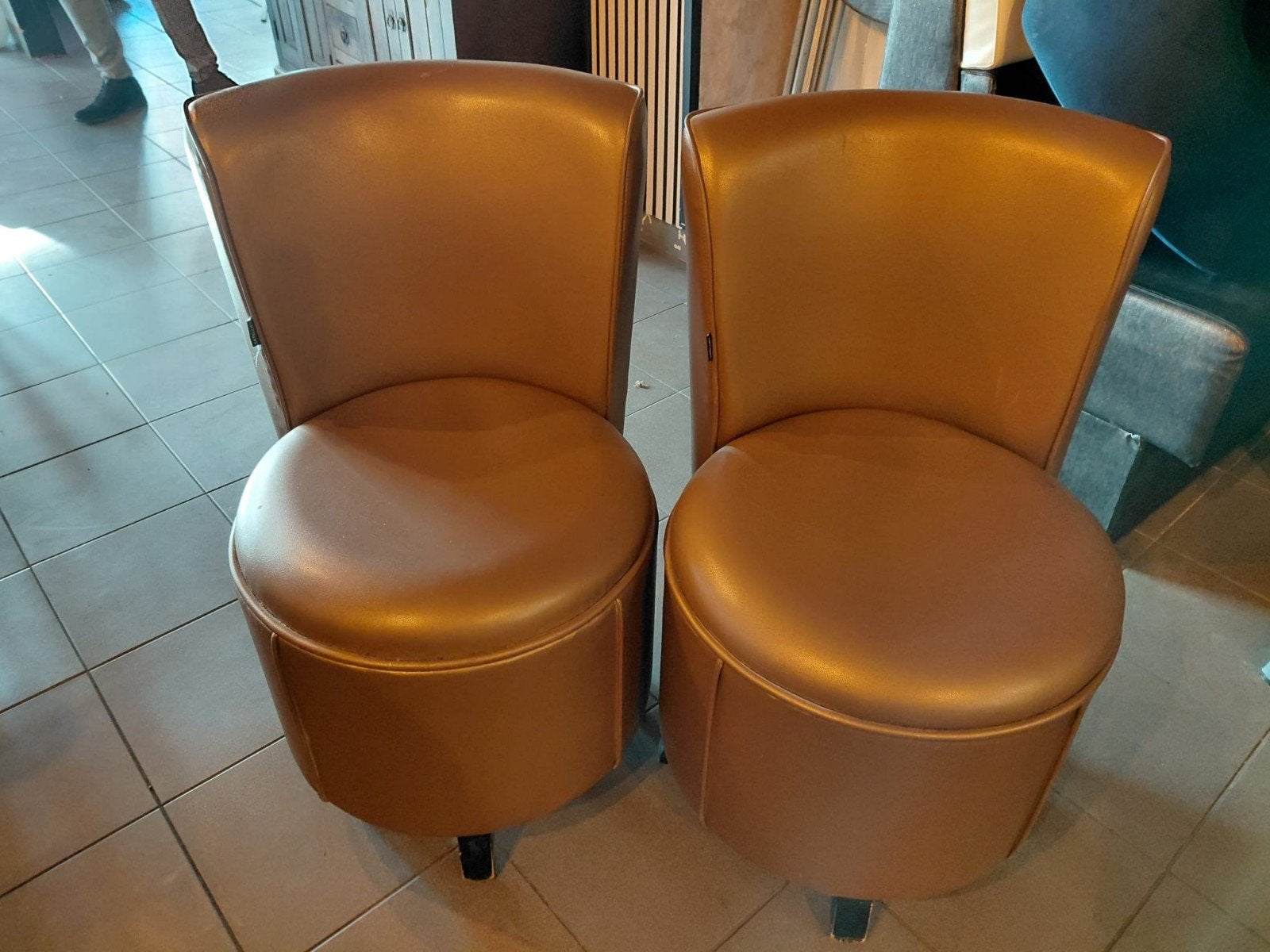 6 stuks merk Satelliet stoelen, Ophalen, Gebruikt, Bruin, Leer