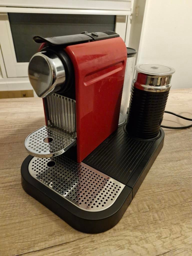 Krups Nespresso XN7305 met melkschuimer, Ophalen of Verzenden, Espresso apparaat