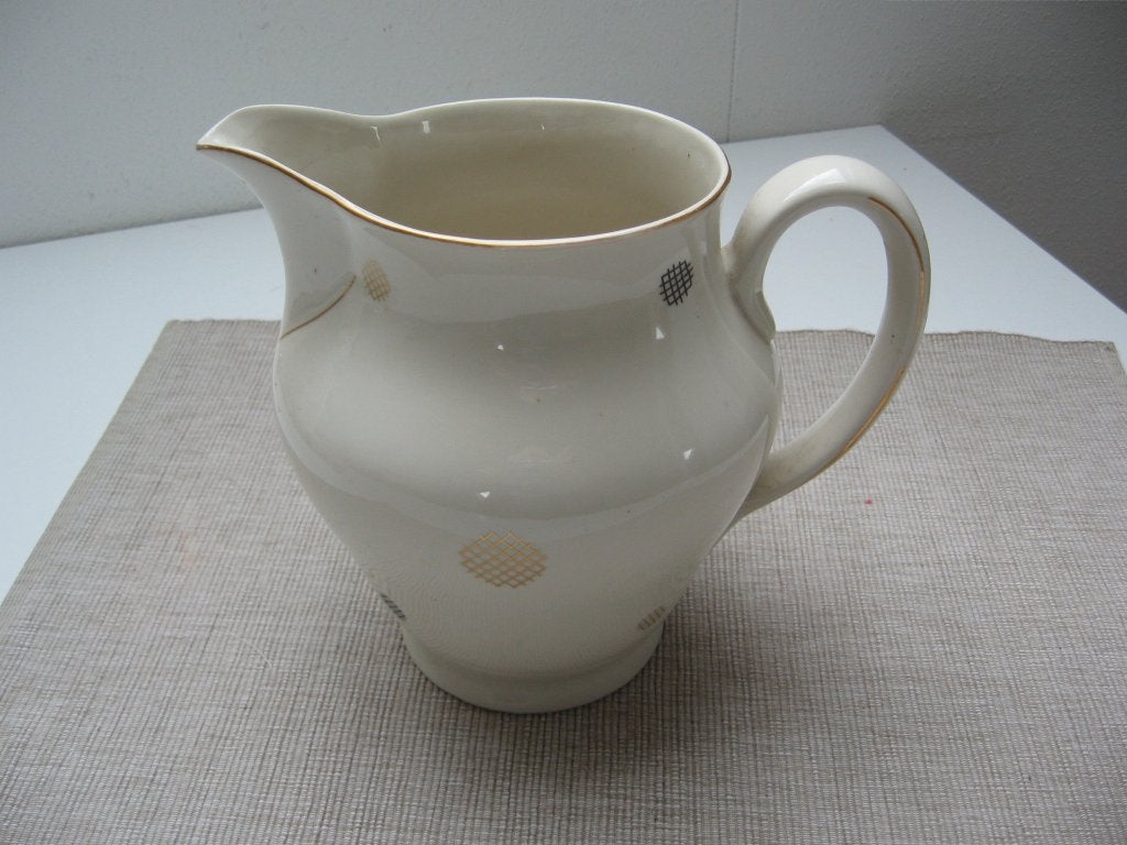 Gave oude melk schenkkan gemerkt gp. Ecru €5.- 18 Cm., Ophalen of Verzenden